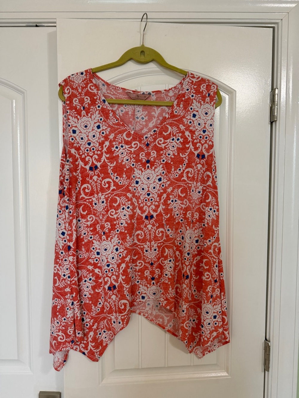 SJS Red Floral-Print Sleeveless V-Neck Tank